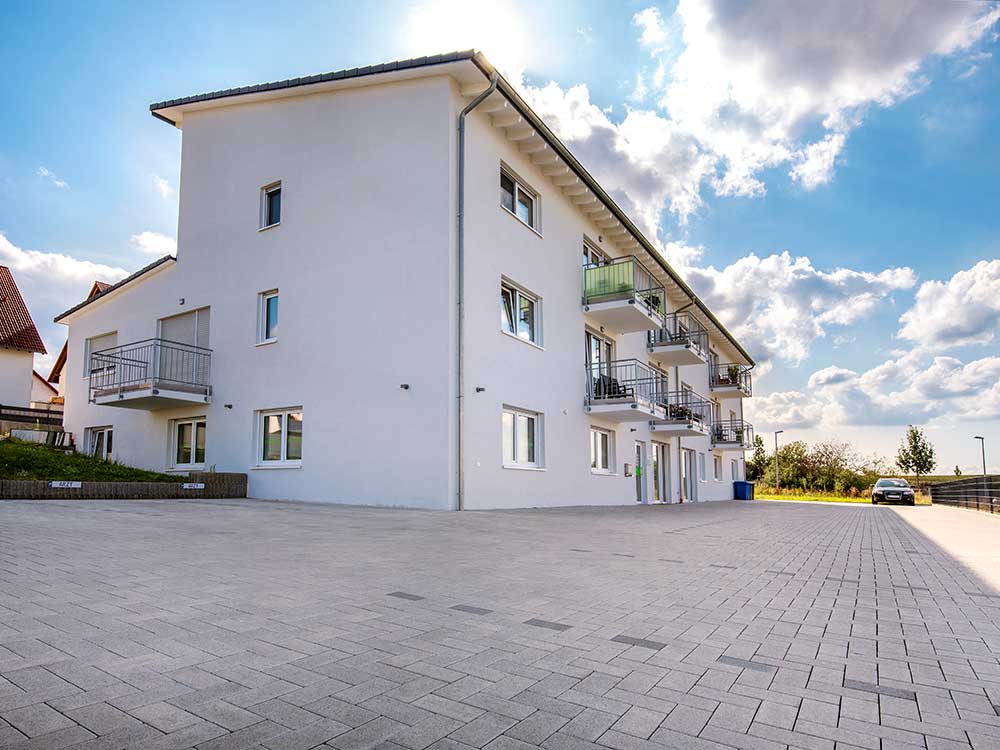 Seitenansicht des Praxisgebäudes in der Willy-Brandt-Straße