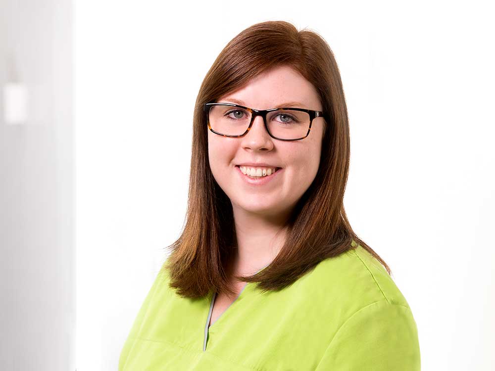 Anja, Mitarbeiterin der Zahnarztpraxis Scheinpflug